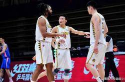 JBO中国大陆 -包含转会期NBA常规赛传出新动向；广厦男篮豪取连胜；管理层表态：信心回归；控场能力受关注的词条