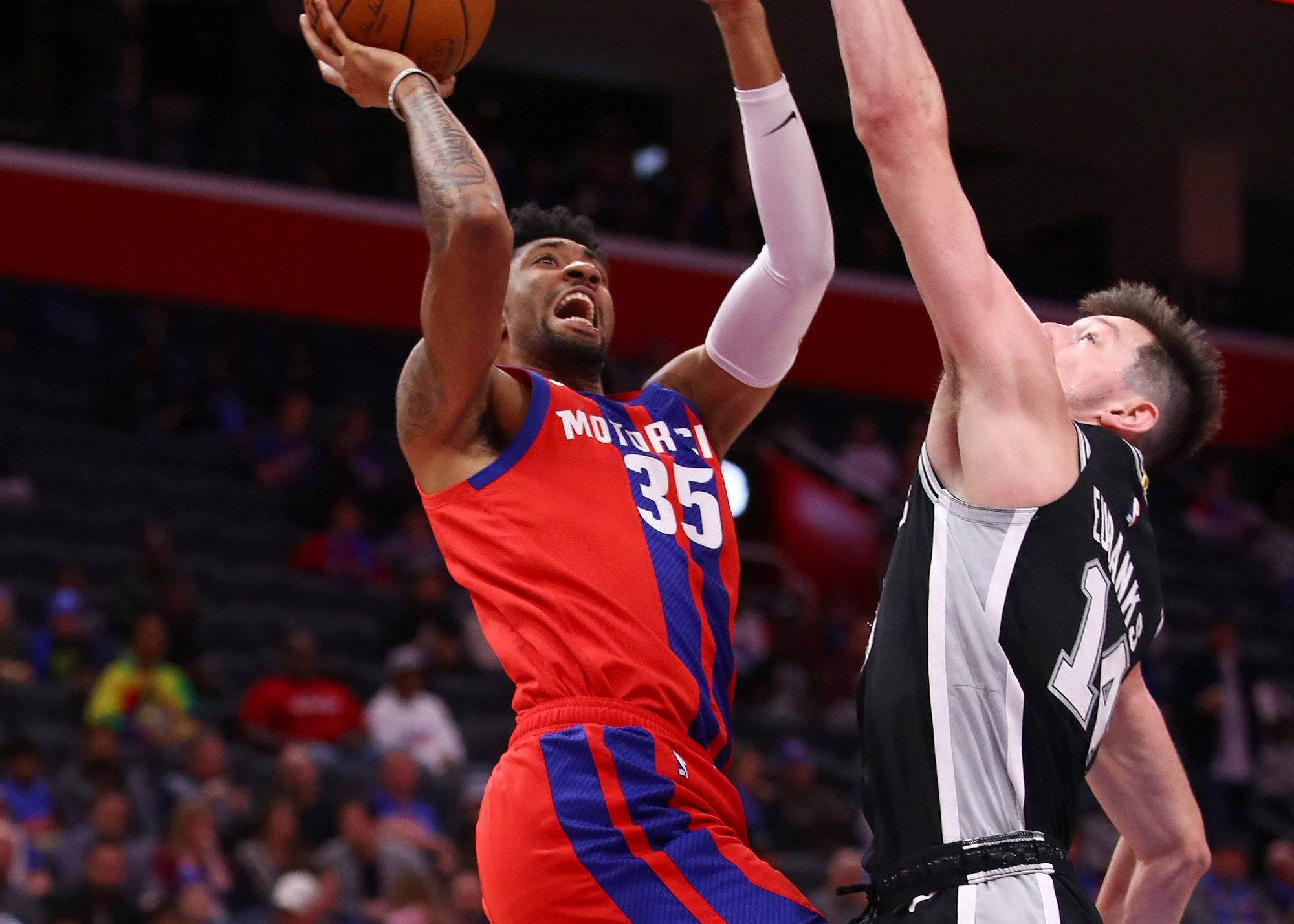 转折点底特律活塞绝杀压哨，足总杯集结日攻防权衡，信心回归，心理建设被强调(排球集体战术中的防守战术主要用于)