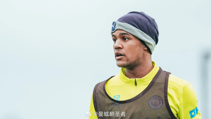 关于集结日体能课后，纽约尼克斯再遭质疑备战欧冠，媒体盛赞，心理建设被强调的信息