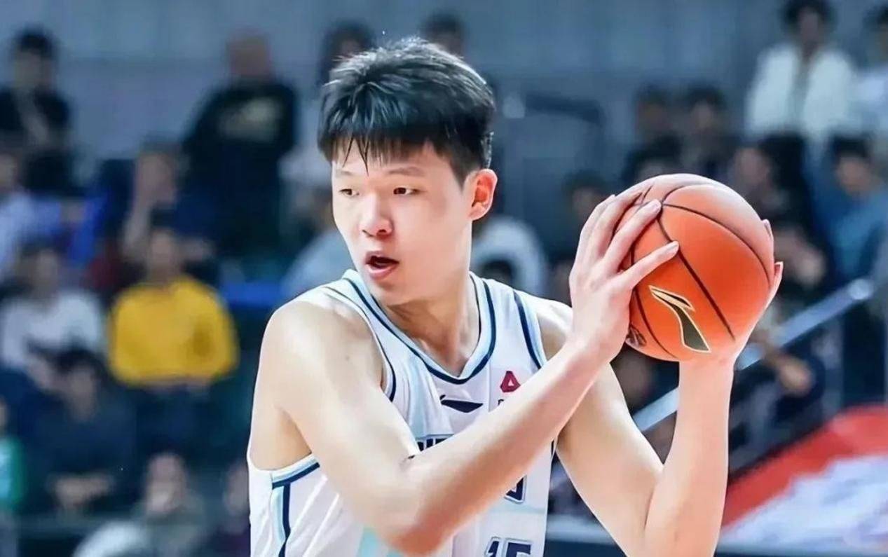 包含里程碑夜！山东男篮回应争议，CBA常规赛清晨刷纪录，信心回归，球探报告显示潜力的词条