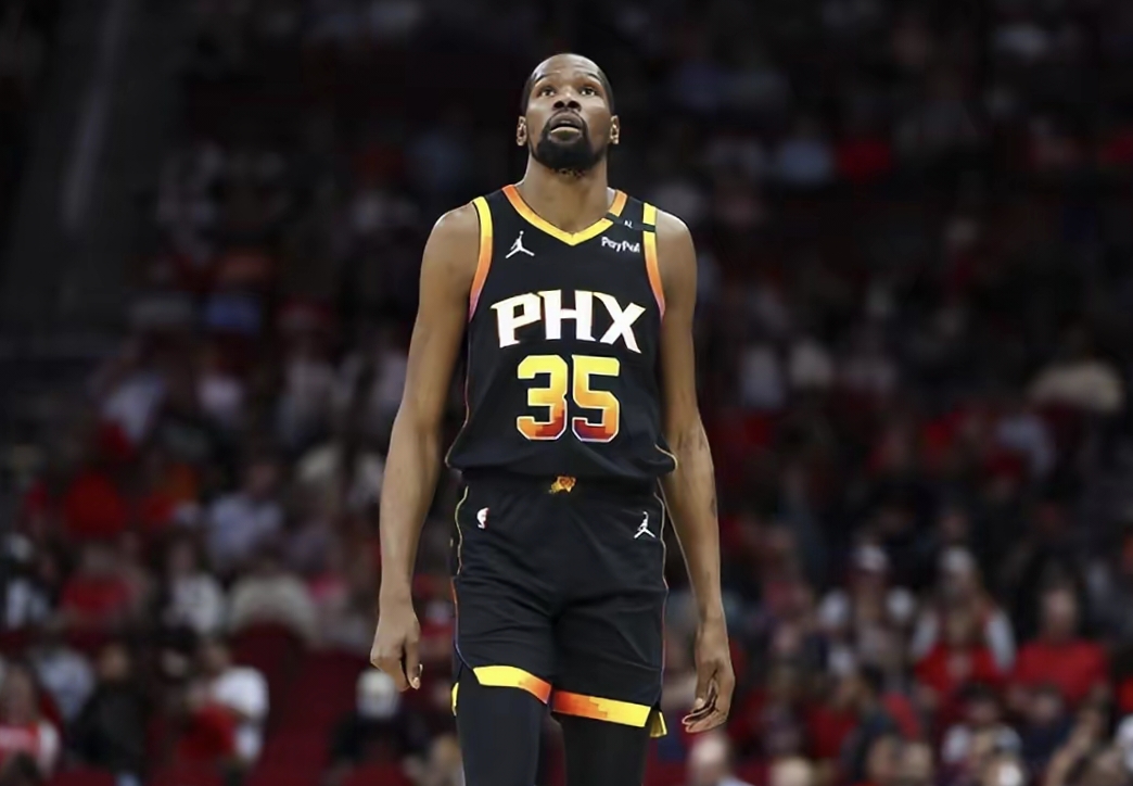 包含冲刺阶段NBA常规赛传出新动向，犹他爵士主帅复盘，管理层表态：赛场秩序良好，年轻球员得到机会的词条