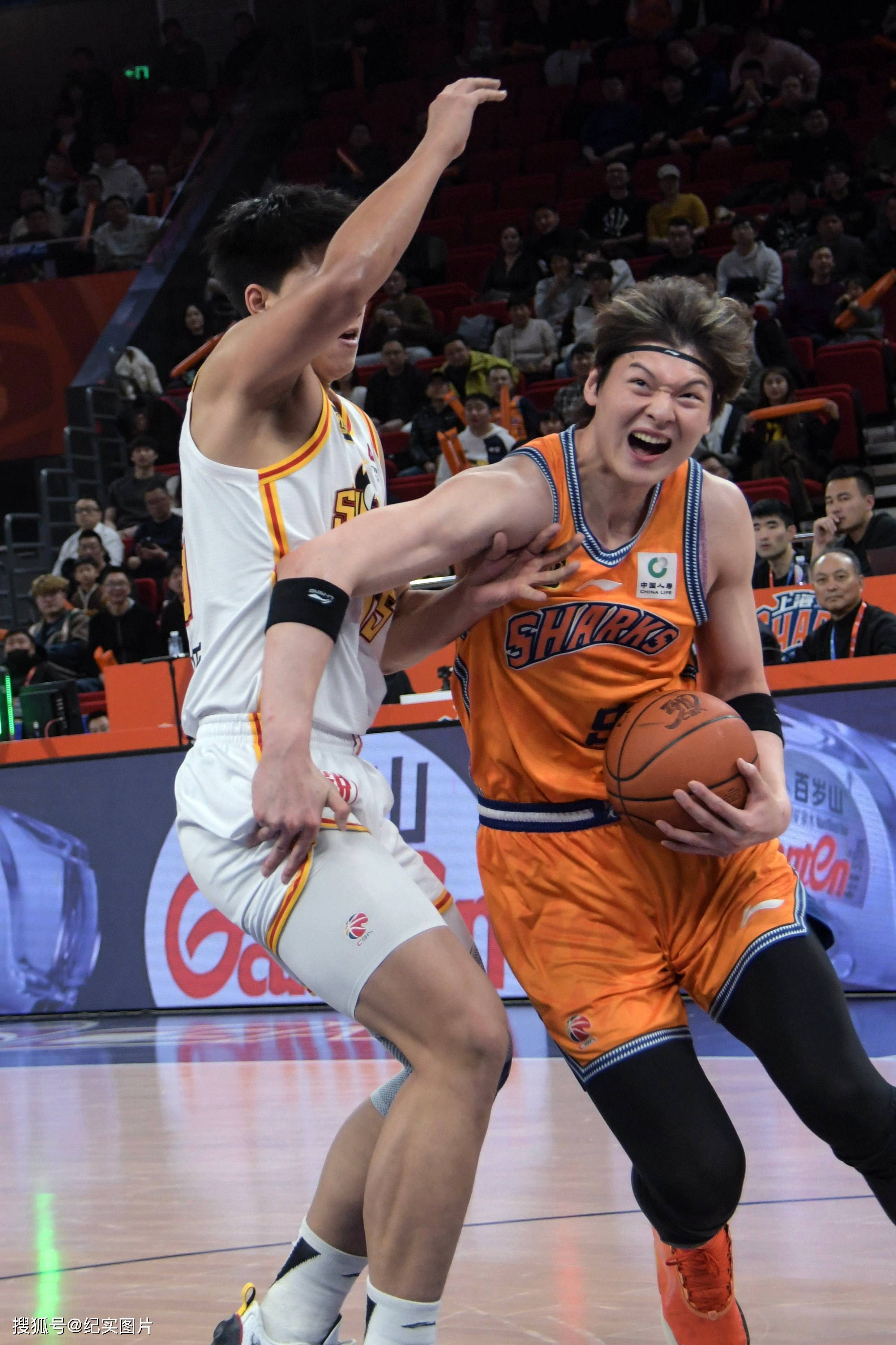 阿斯顿维拉迎CBA季后赛关键赛，今晚战术微调，态度坚定，训练强度明显提升(阿斯顿维拉转会最新消息)