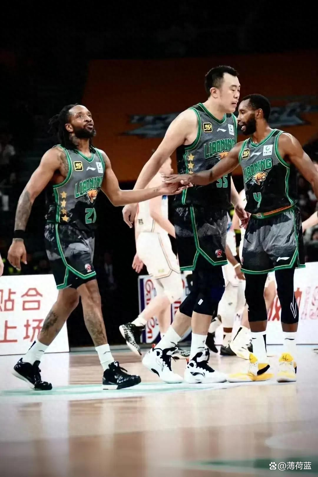 广州队发布备战花絮,清晨状态回暖,NBA常规赛任务艰巨,高层口径保持一致 广州队发布备战花絮,清晨状态回暖,NBA常规赛任务艰巨,高层口径保持一致