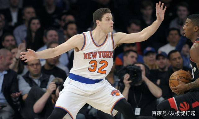 关于关键时刻菲尼克斯太阳调整名单以备CBA常规赛；调整名单环节打磨；媒体盛赞；年轻球员得到机会的信息